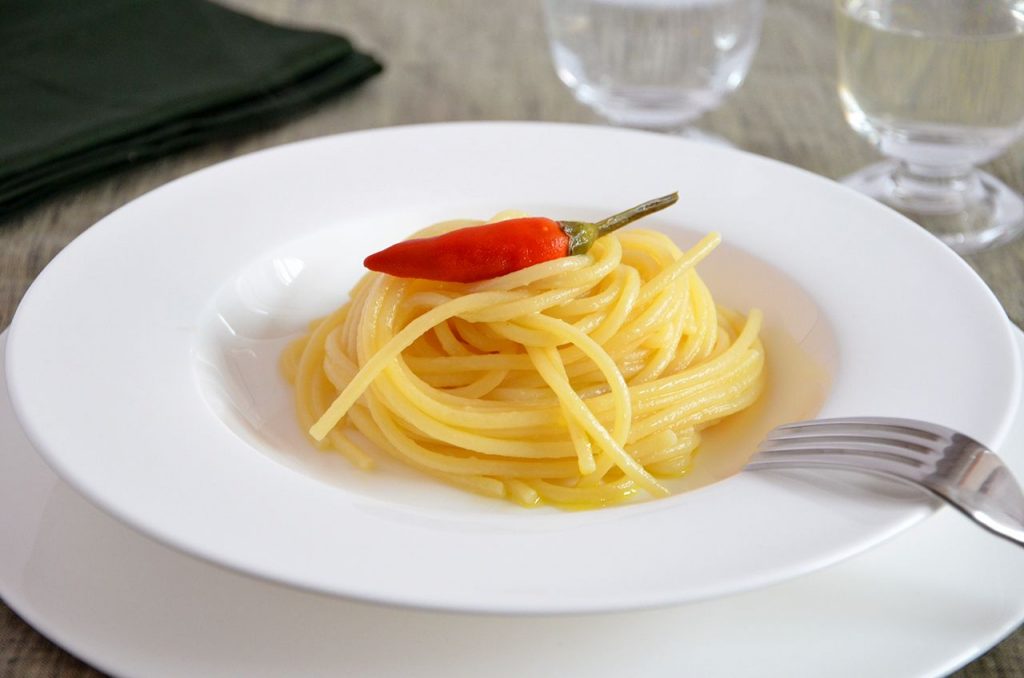 Ricetta Spaghetti aglio olio e peperoncino - La Cucina Imperfetta