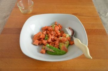Insalata di riso con salmone e avocado 4