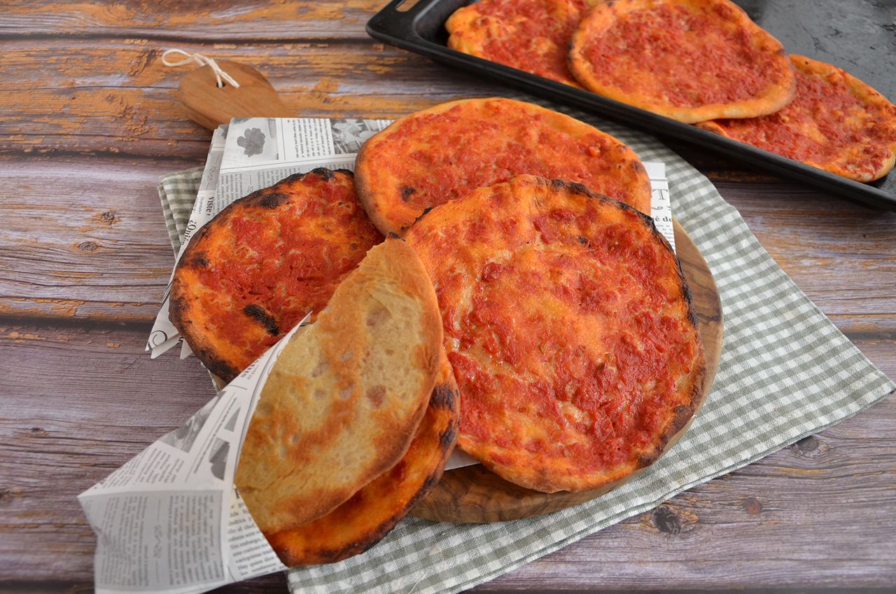Ricetta Pizzette rosse - La Ricetta della Cucina Imperfetta